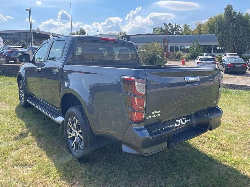 Gebraucht Isuzu D-Max 163 PS (119 kW) 2025 Obsidian gray Abholung