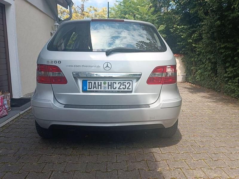 Gebraucht Mercedes B200 136 PS (100 kW) 2009 Van / Kleinbus