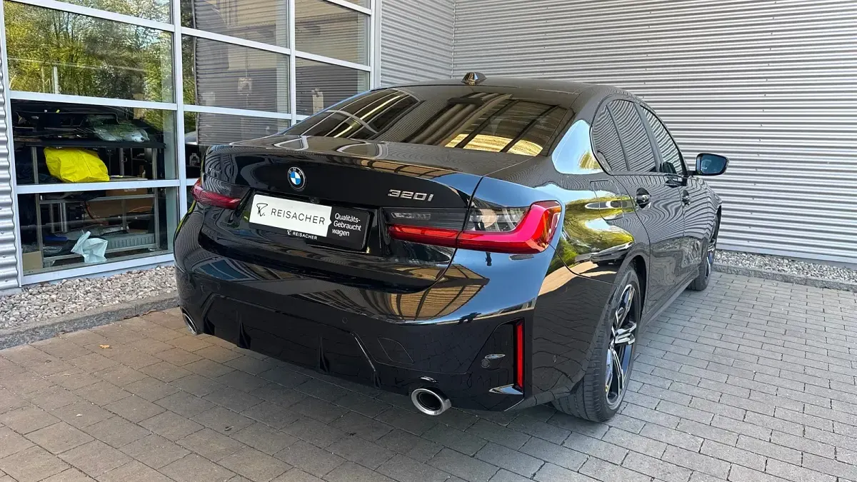 Gebraucht BMW 320 Comfort Edition 184 PS (135 kW) 2025 Saphirschwarz metallic Limousine