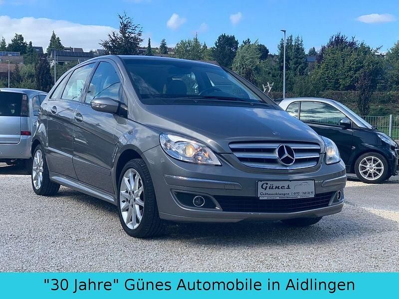 Grau Gebraucht 2006 Mercedes B200 Sport Van / Kleinbus | 4.950 € (Teuer) - Bild 1/4