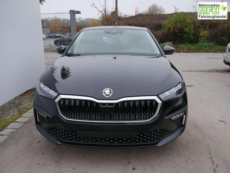 Neu Skoda Scala Selection 150 PS (110 kW) 2026 Blackmagic perleffekt Kleinwagen