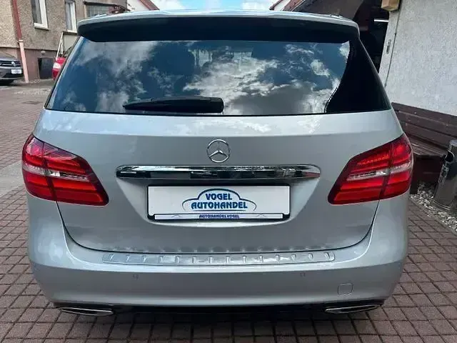 Gebraucht Mercedes B220 AMG line 184 PS (135 kW) 2017 Grau Kleinwagen