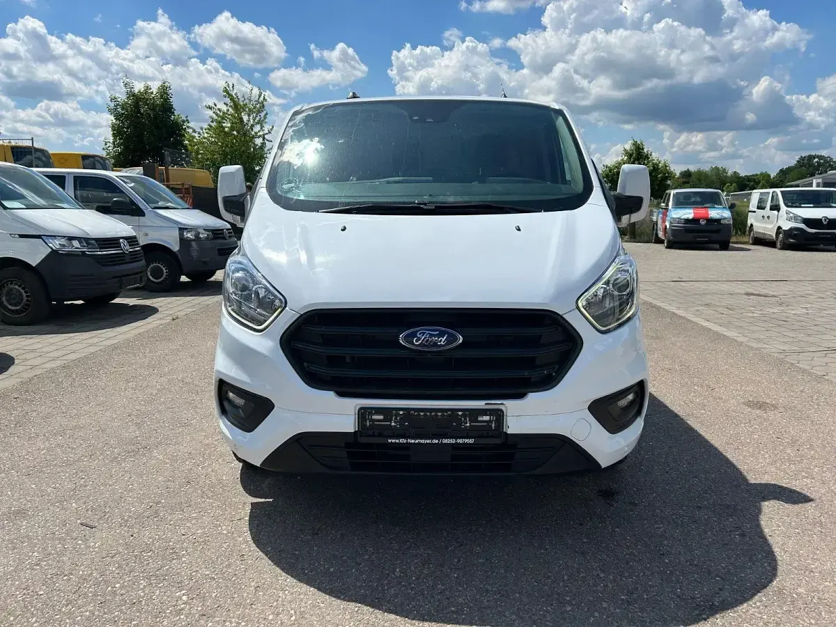 Gebraucht Ford Transit Custom 105 PS (77 kW) 2022 Weiß Van / Kleinbus