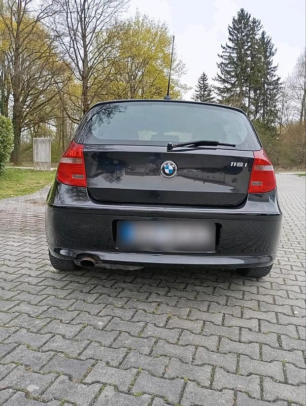 Second-hand BMW 116 115 CP (84 kW) 2007 Negru Hatchback