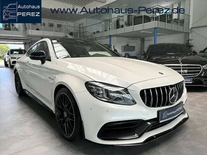 Weiß Gebraucht 2021 Mercedes C63 AMG AMG Coupé | 69.899 € (Fairer Preis) - Bild 1/4