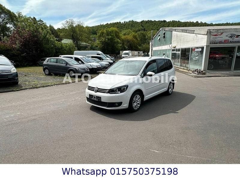 Weiß Gebraucht 2013 VW Touran Life Van / Kleinbus | 9.499 € (Fairer Preis) - Bild 1/4