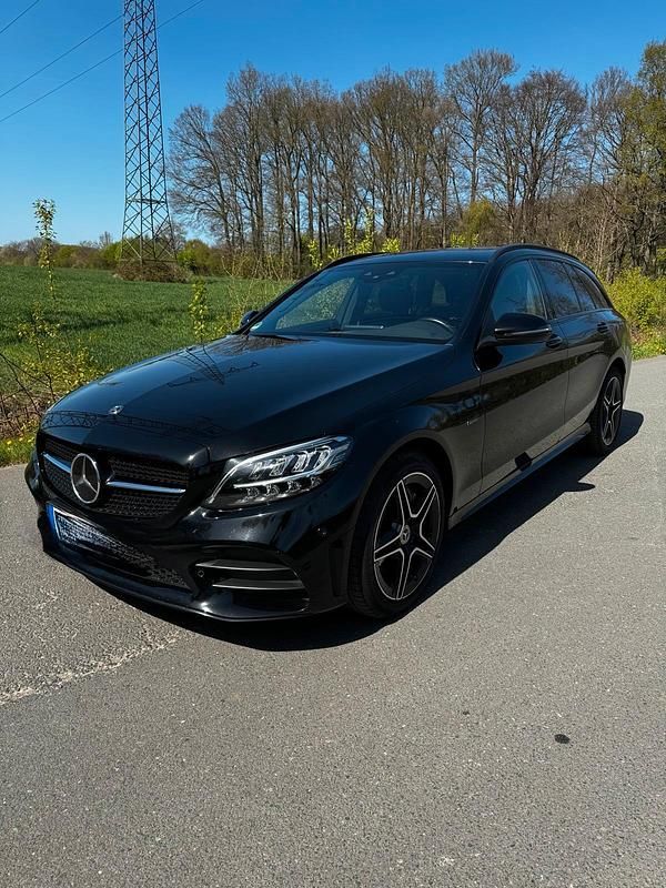 Gebraucht Mercedes C300e 306 PS (225 kW) 2020 Schwarz Kombi