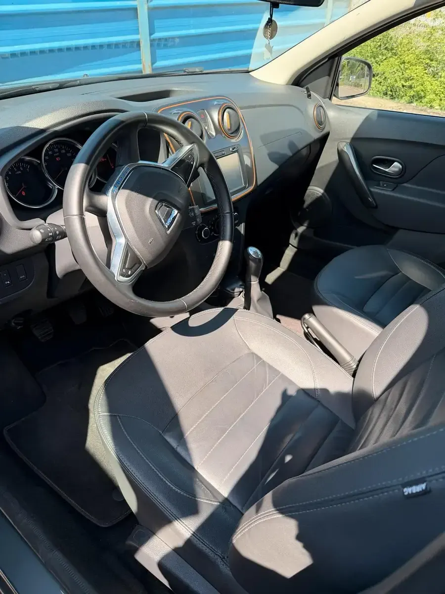 Gebraucht Dacia Logan Stepway 90 PS (66 kW) 2018 Grau Kombi