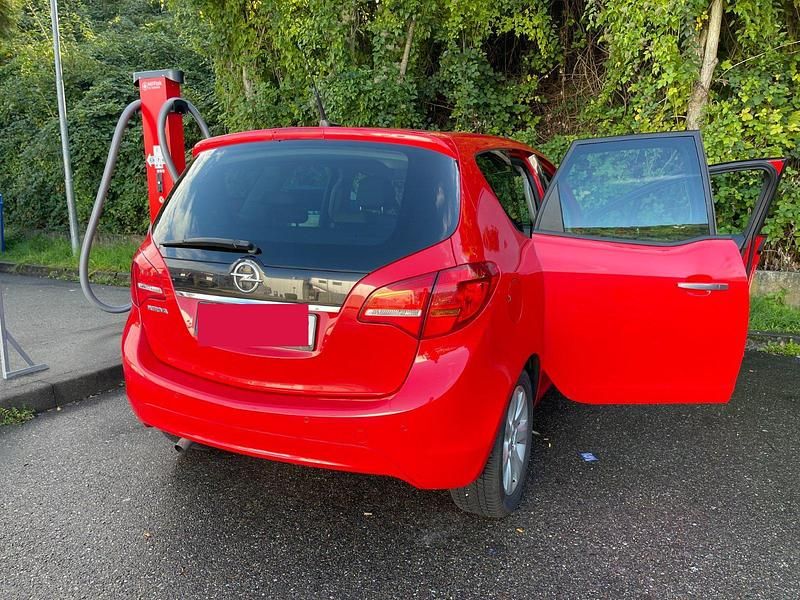 Gebraucht Opel Meriva Innovation 120 PS (88 kW) 2012 Rot Van / Kleinbus