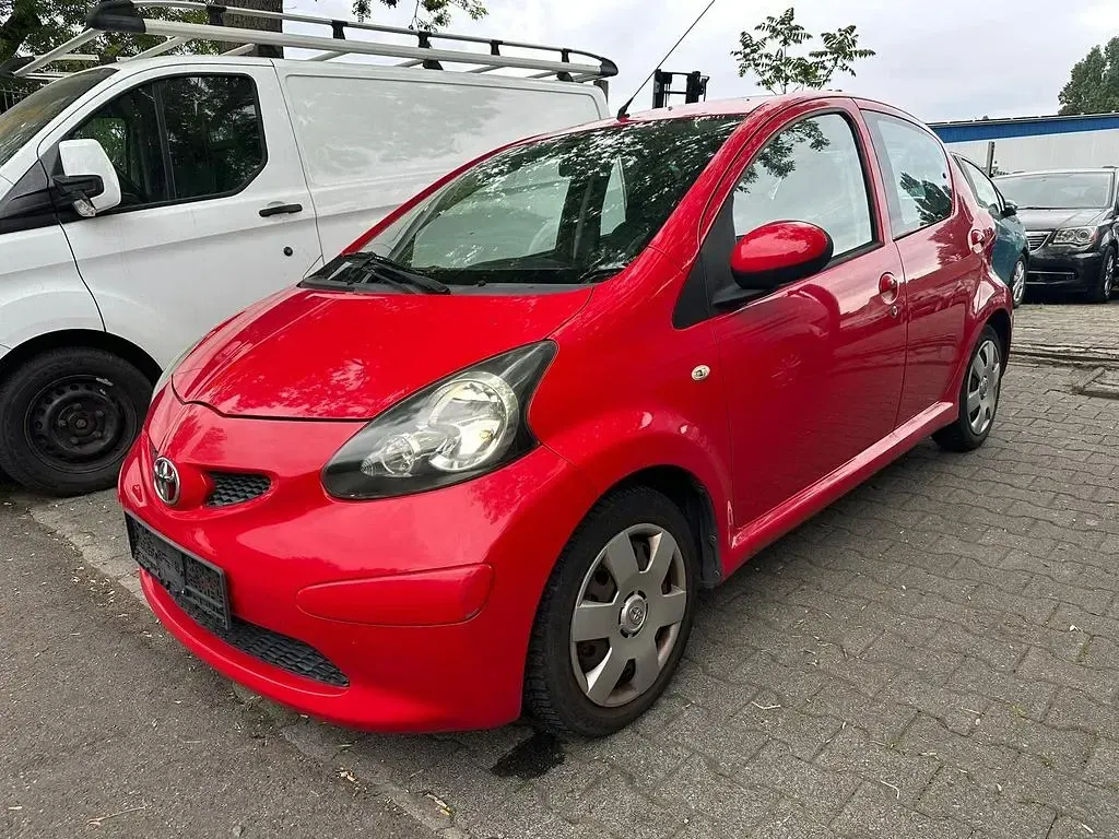 Gebraucht Toyota Aygo Cool 68 PS (50 kW) 2006 Rot Kleinwagen