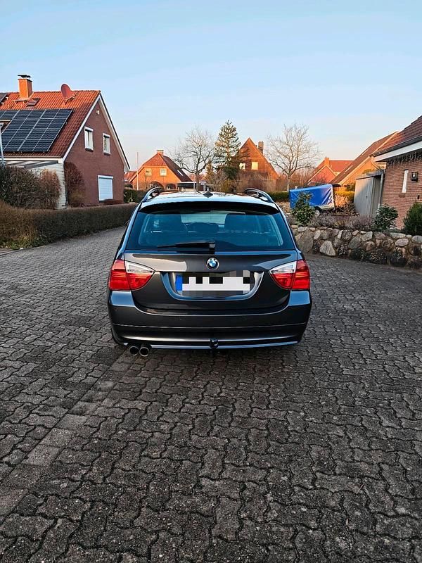 Gebraucht BMW 325 218 PS (160 kW) 2008 Grau Kombi