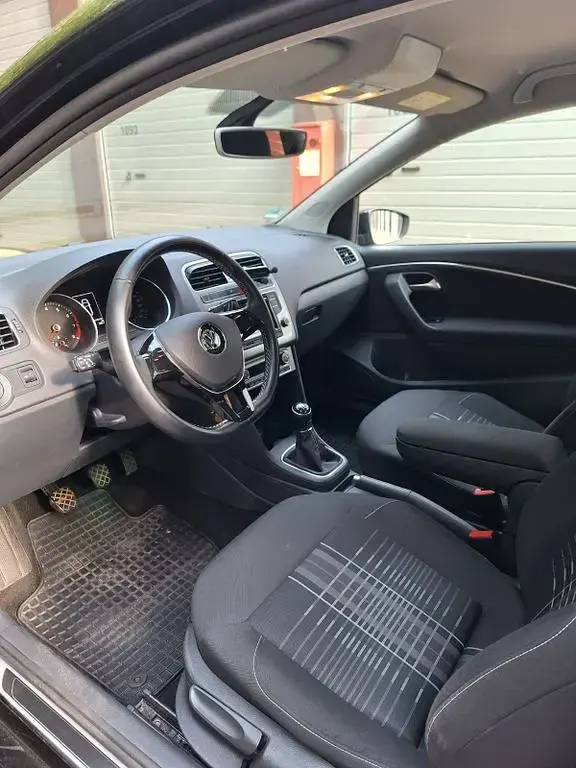 Gebraucht VW Polo LOUNGE 60 PS (44 kW) 2015 Schwarz Kleinwagen