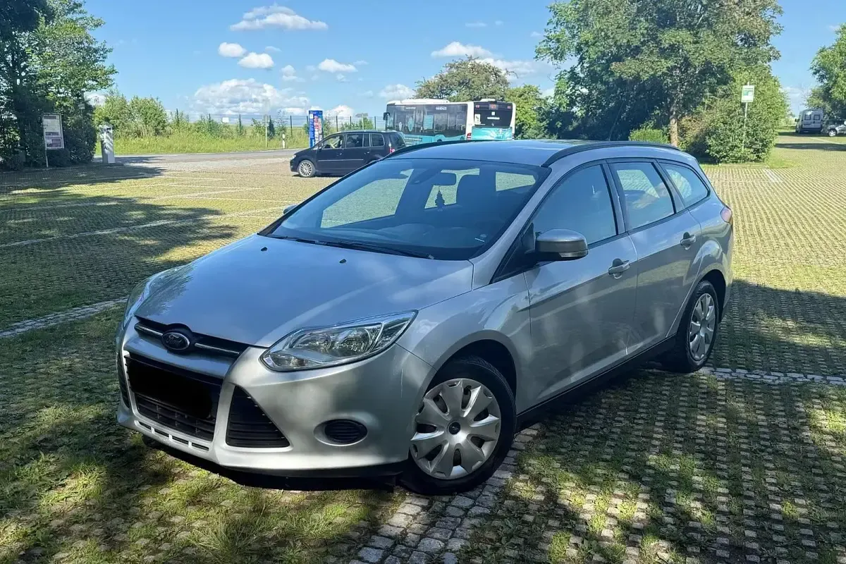 Gebraucht Ford Focus 115 PS (84 kW) 2014 Grau Limousine