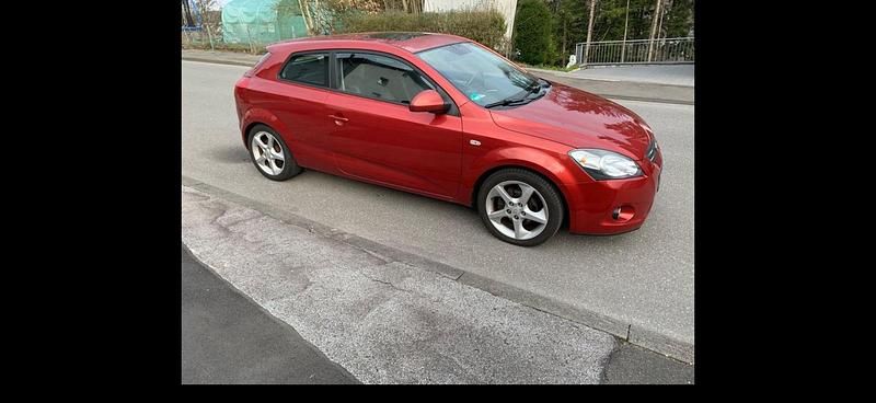 Second-hand Kia ProCeed 2009 Roșu Hatchback