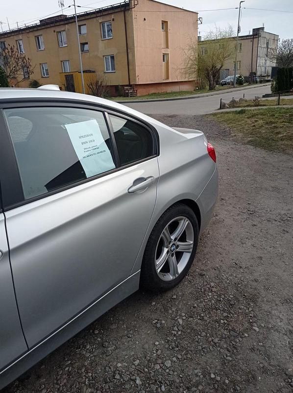 Gebraucht BMW 318 Advantage 150 PS (110 kW) 2016 Silber Limousine