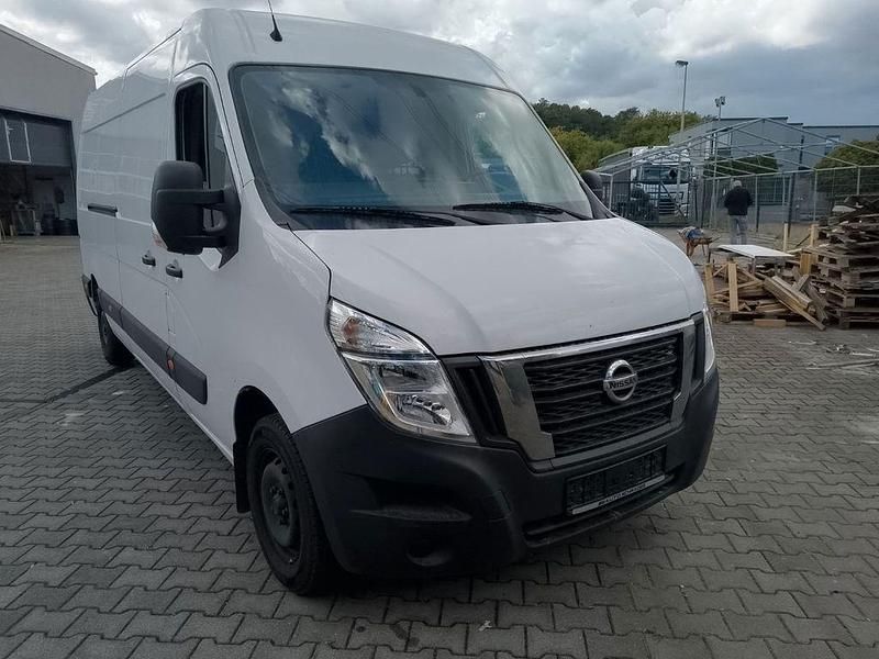 Weiß Gebraucht 2022 Nissan NV400 Van | 13.700 € - Bild 1/4