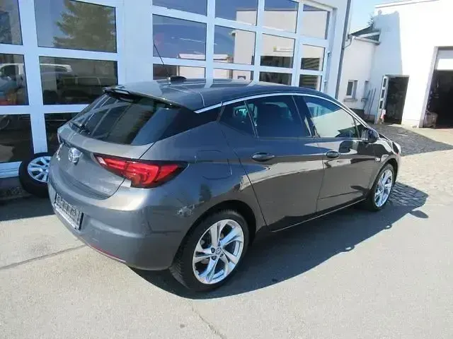 Gebraucht Opel Astra Dynamic 150 PS (110 kW) 2016 Grau Limousine