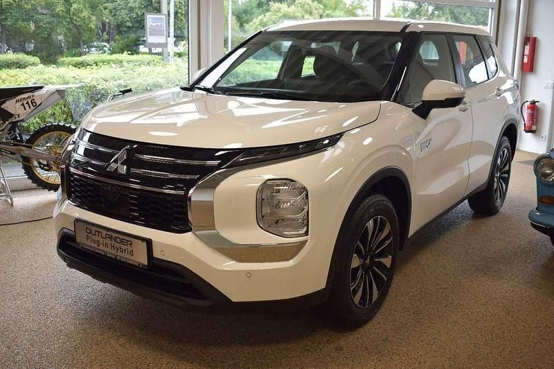 Basaltgrau Neu 2025 Mitsubishi Outlander P-HEV Basis SUV | 46.990 € (Superpreis) - Bild 1/4