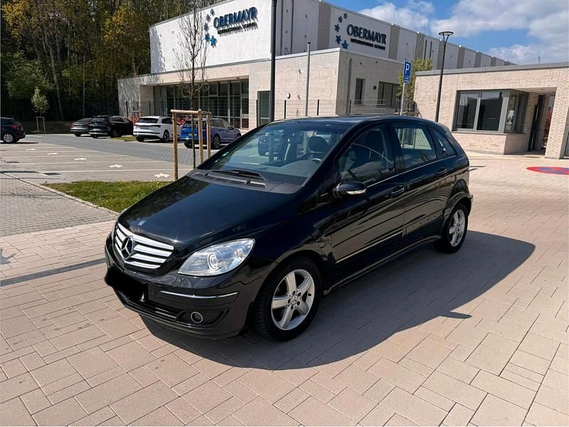 Gebraucht Mercedes B200 140 PS (102 kW) 2008 Schwarz Van / Kleinbus
