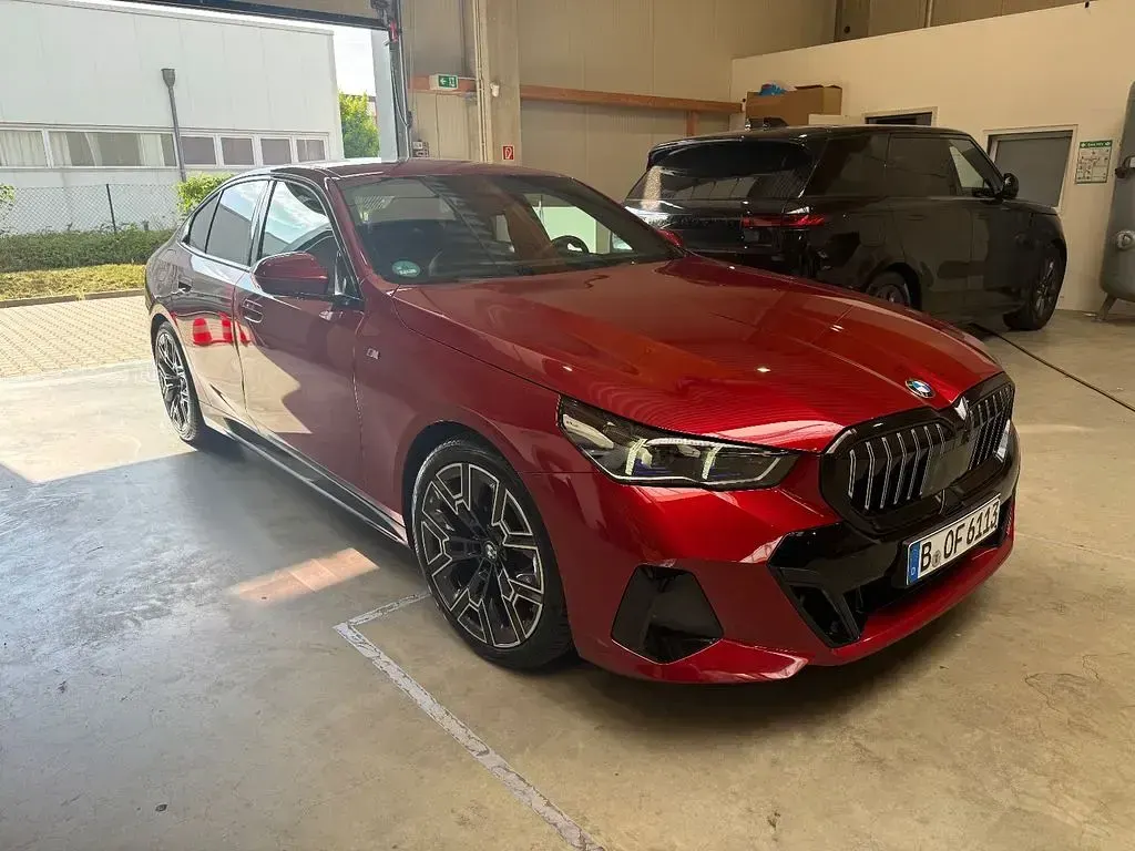 Gebraucht BMW 520 Performance 208 PS (152 kW) 2024 Rot Limousine