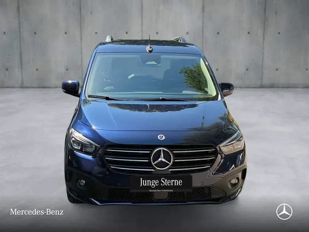 Gebraucht Mercedes T180 Progressive 131 PS (96 kW) 2024 Blau Van / Kleinbus