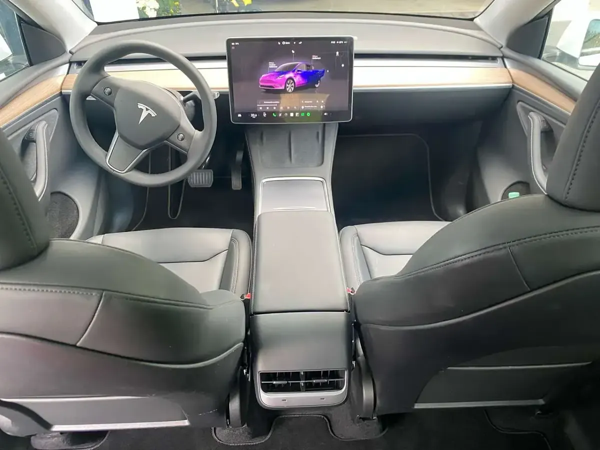 Gebraucht Tesla Model Y 378 kW (514 PS) 2024 Weiß SUV