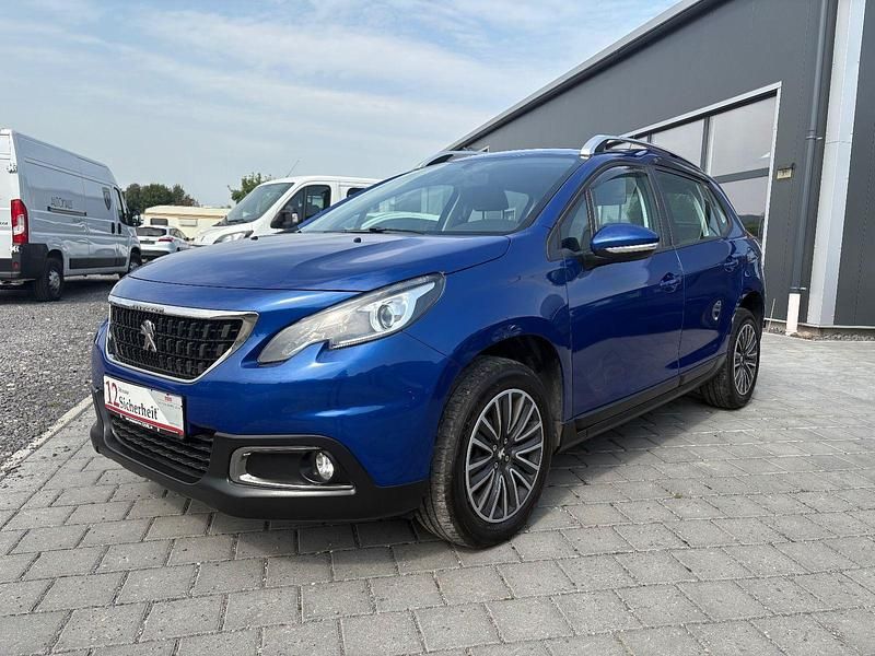 Blau Gebraucht 2019 Peugeot 2008 Active SUV | 10.990 € (Guter Preis) - Bild 1/4