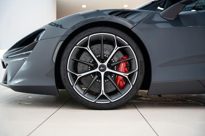 Gebraucht McLaren Artura 700 PS (514 kW) 2024 Grau Cabrio