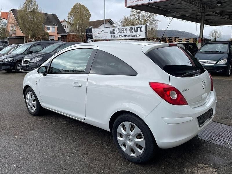Gebraucht Opel Corsa Edition 87 PS (63 kW) 2011 Weiß Kleinwagen