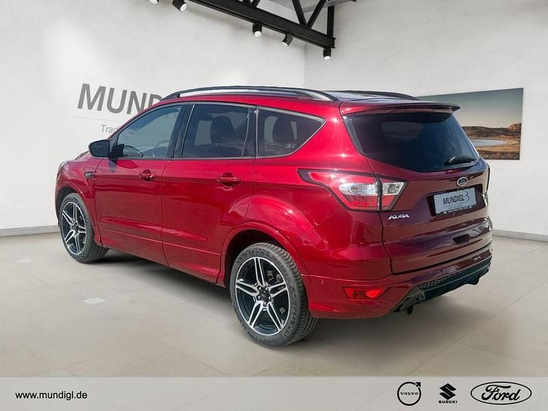 Gebraucht Ford Kuga ST-Line 179 PS (131 kW) 2019 Rubyrot (metallic) SUV