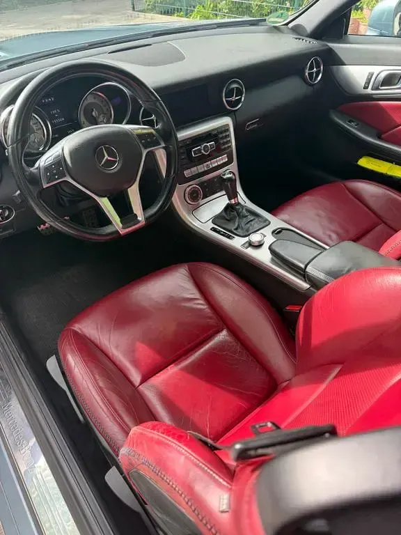 Gebraucht Mercedes SLK350 306 PS (225 kW) 2011 Blau Cabrio