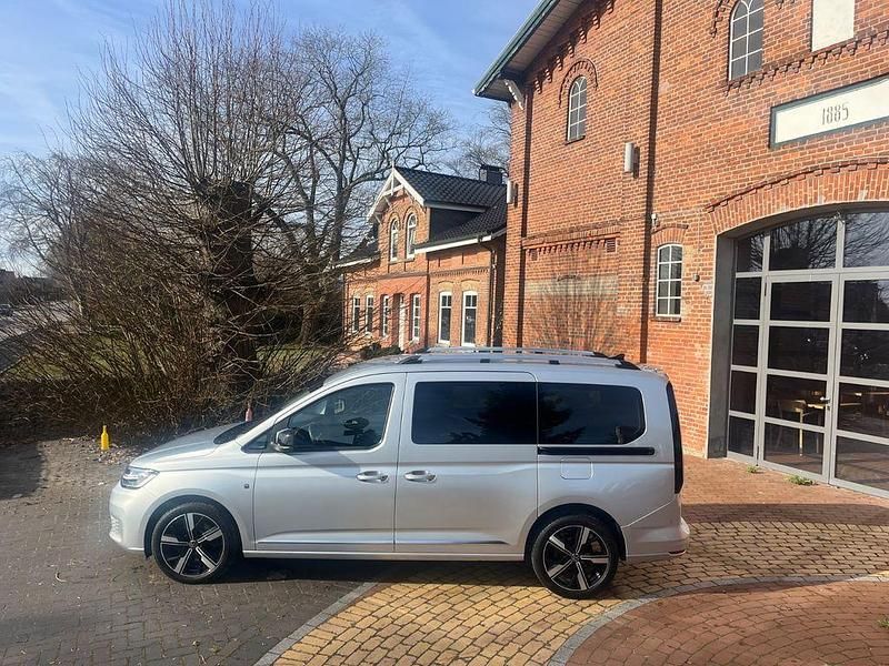 Gebraucht VW Caddy Maxi Style 122 PS (89 kW) 2023 Silber Van / Kleinbus