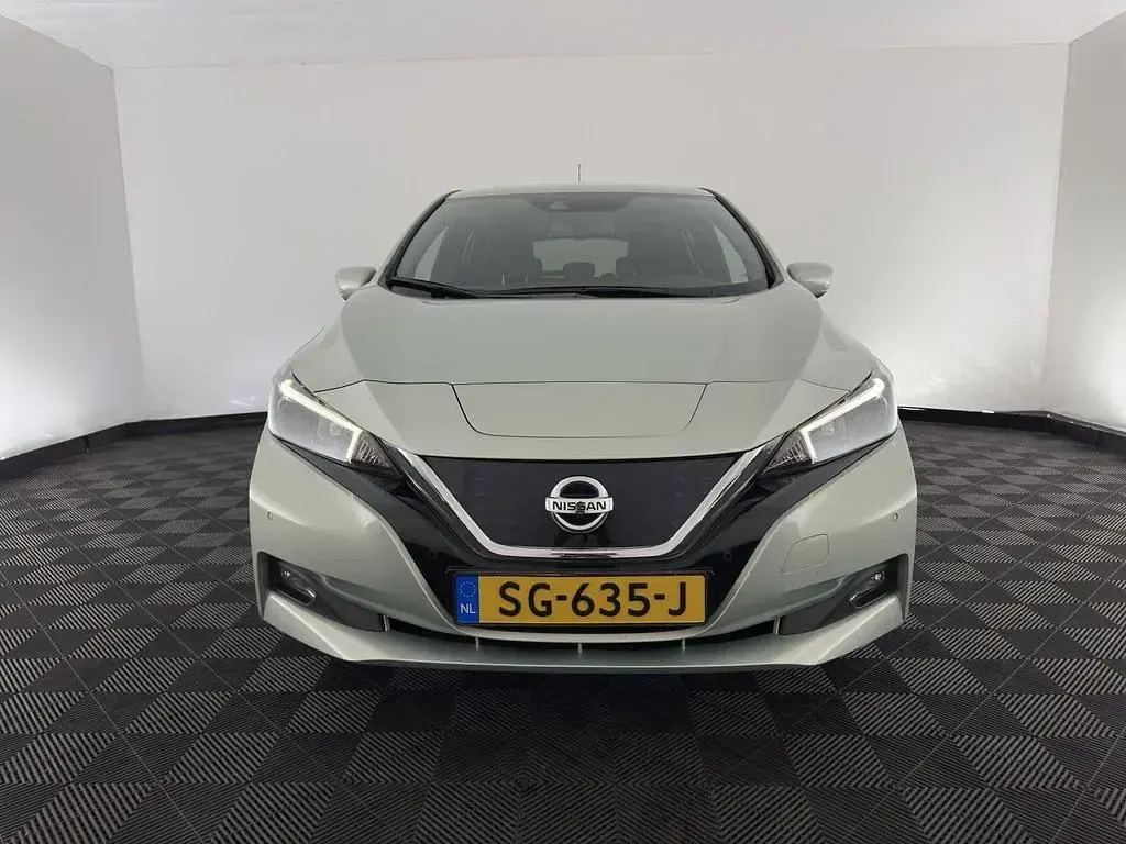Gebraucht Nissan Leaf 110 kW (150 PS) 2018 Grau Kleinwagen