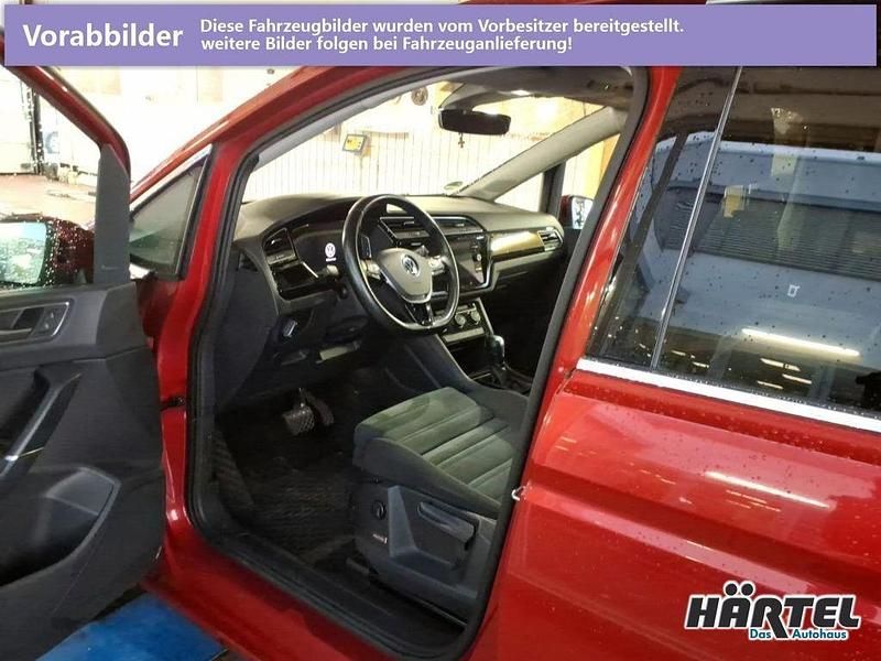 Gebraucht VW Touran Highline 150 PS (110 kW) 2021 Kings red, metallic Van / Kleinbus