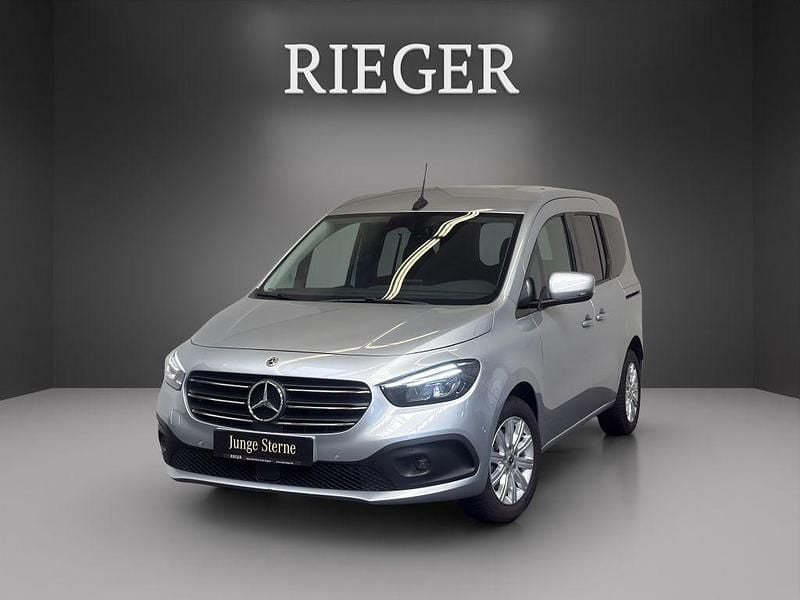 Silber Gebraucht 2022 Mercedes T180 Progressive Van / Kleinbus | 23.899 € (Superpreis) - Bild 1/4