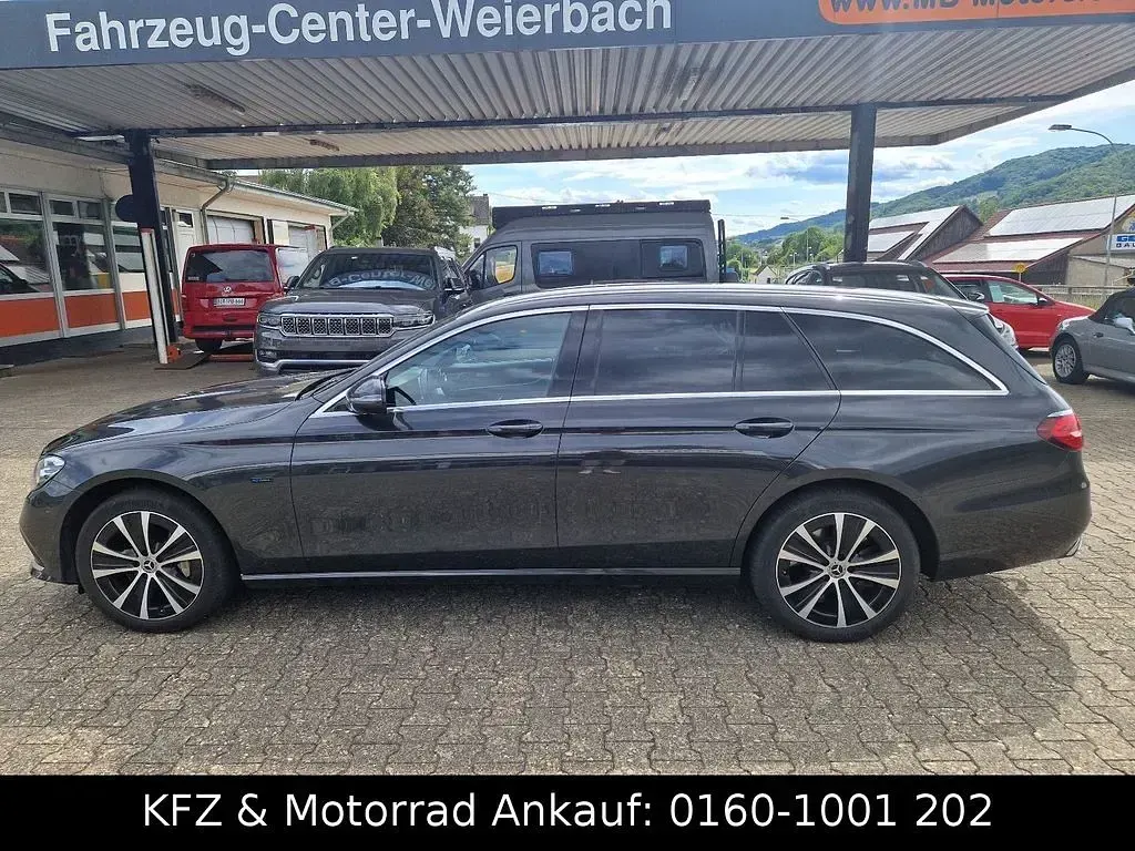 Gebraucht Mercedes E300 194 PS (142 kW) 2021 Grau Kombi