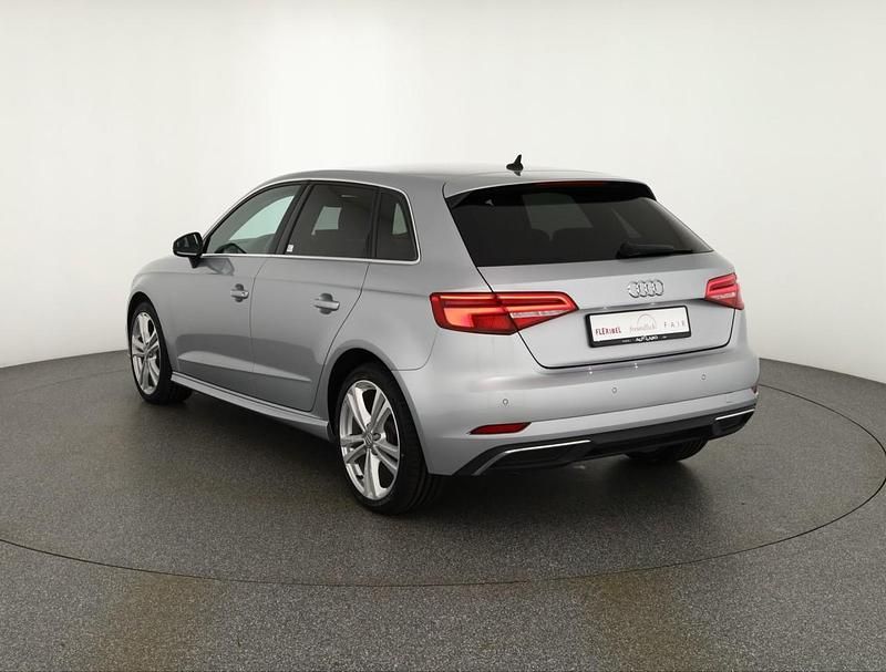 Gebraucht Audi A3 Sportback e-tron Sport 204 PS (150 kW) 2020 Silber Kleinwagen
