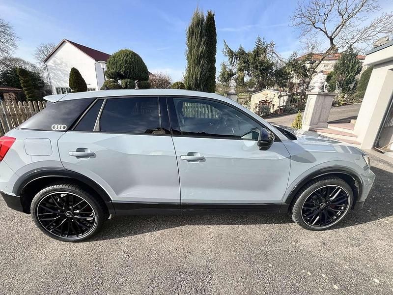 Gebraucht Audi SQ2 S-Line 300 PS (220 kW) 2022 Grau SUV