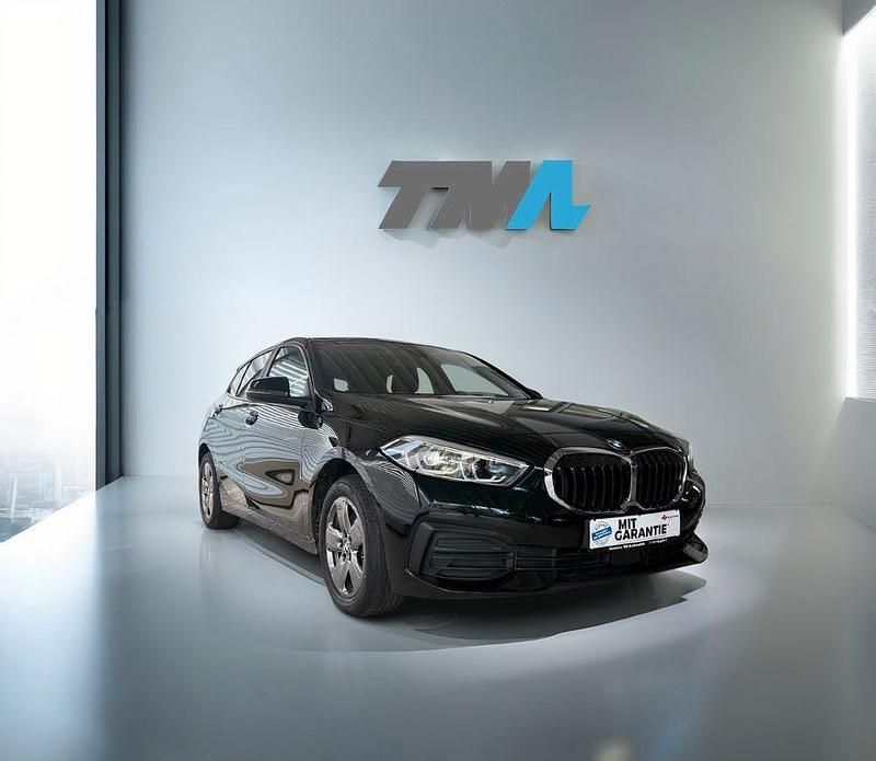 Black sapphire metallic Gebraucht 2022 BMW 118 Kleinwagen | 20.899 € (Superpreis) - Bild 1/4