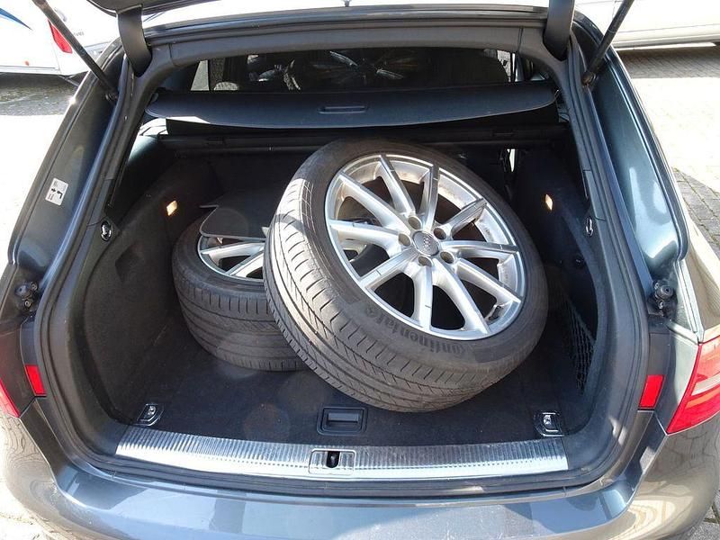 Gebraucht Audi A4 S-Line 177 PS (130 kW) 2015 Grau Kombi