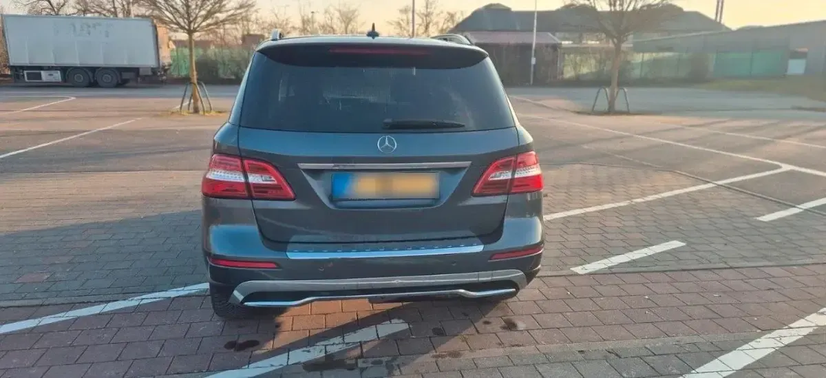 Gebraucht Mercedes ML350 258 PS (189 kW) 2014 Grau SUV