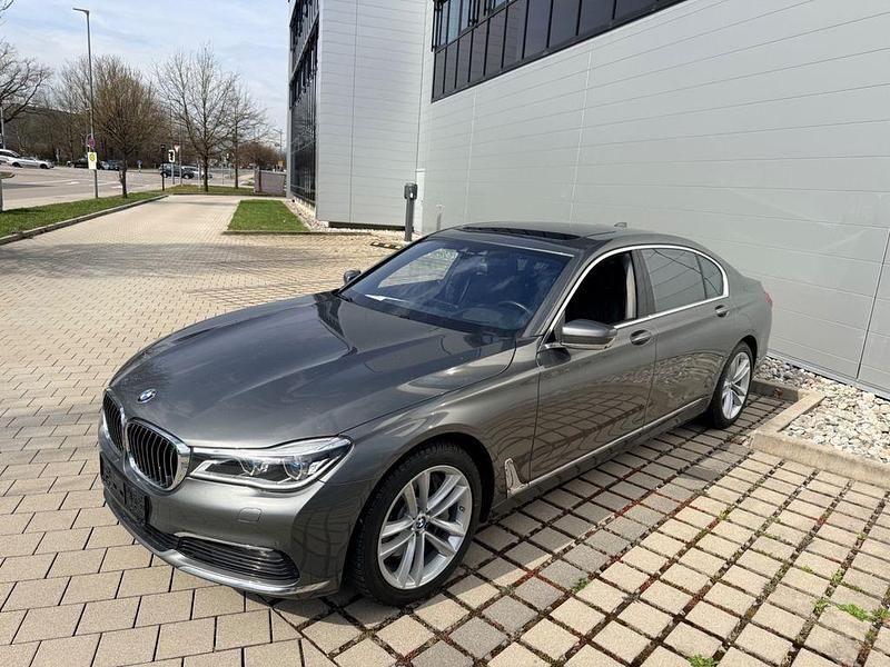 Gebraucht BMW 750L 449 PS (330 kW) 2017 Grau Limousine