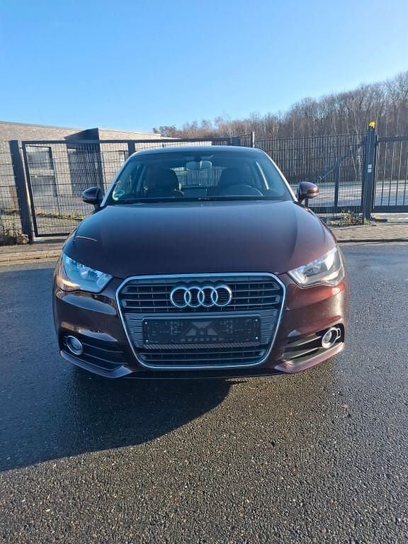 Violett Gebraucht 2013 Audi A1 S-Line Kleinwagen | 8.300 € (Guter Preis) - Bild 1/4