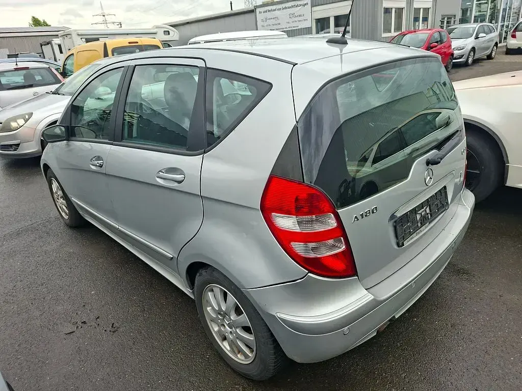 Gebraucht Mercedes A180 109 PS (80 kW) 2006 Silber Limousine