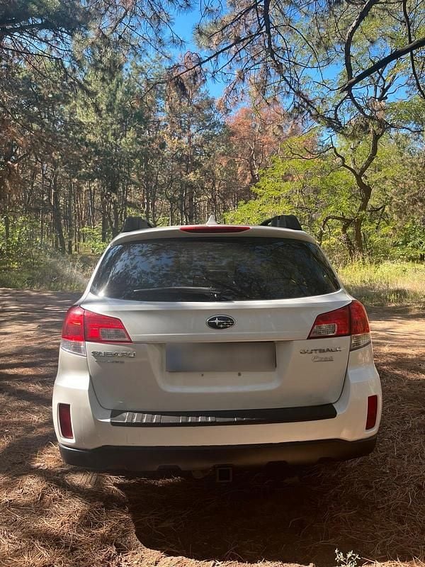 Gebraucht Subaru Outback 175 PS (128 kW) 2013 Weiß Kombi