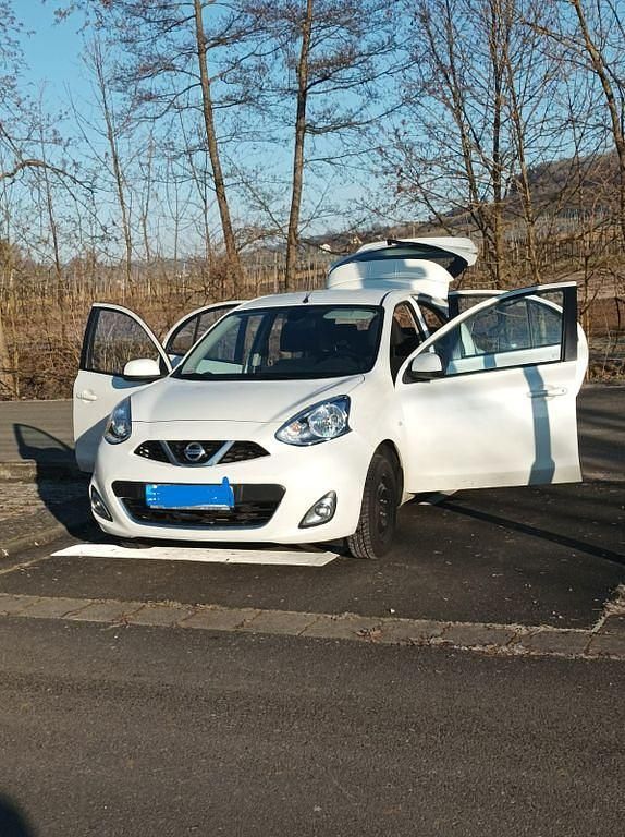 Weiß Gebraucht 2015 Nissan Micra Acenta Limousine | 5.800 € (Fairer Preis) - Bild 1/4