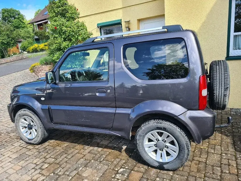 Używany Suzuki Jimny Style 84 KM (61 kW) 2014 Czarny SUV