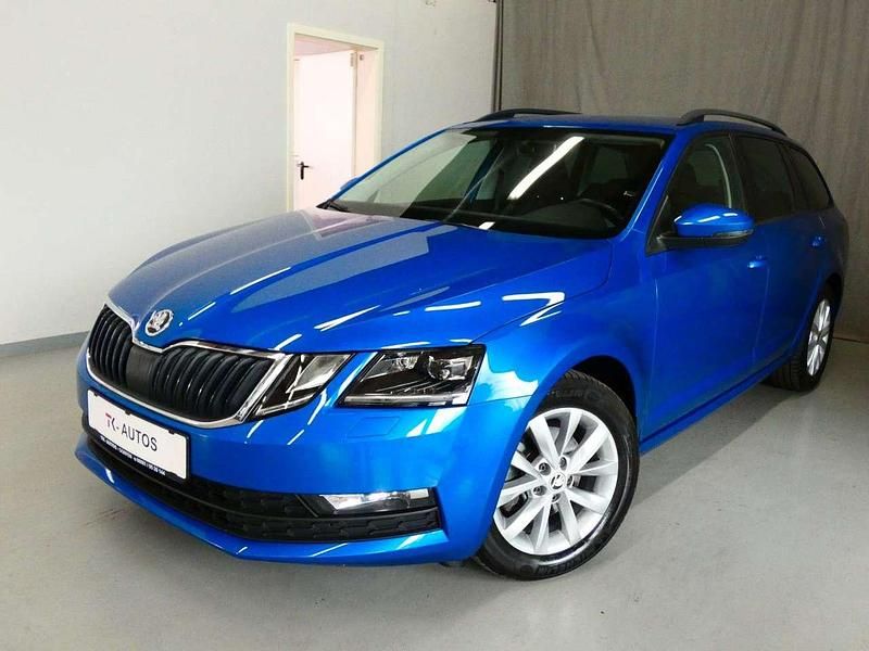Modra race/race blue Gebraucht 2020 Skoda Octavia Tour Kombi | 17.990 € (Guter Preis) - Bild 1/4