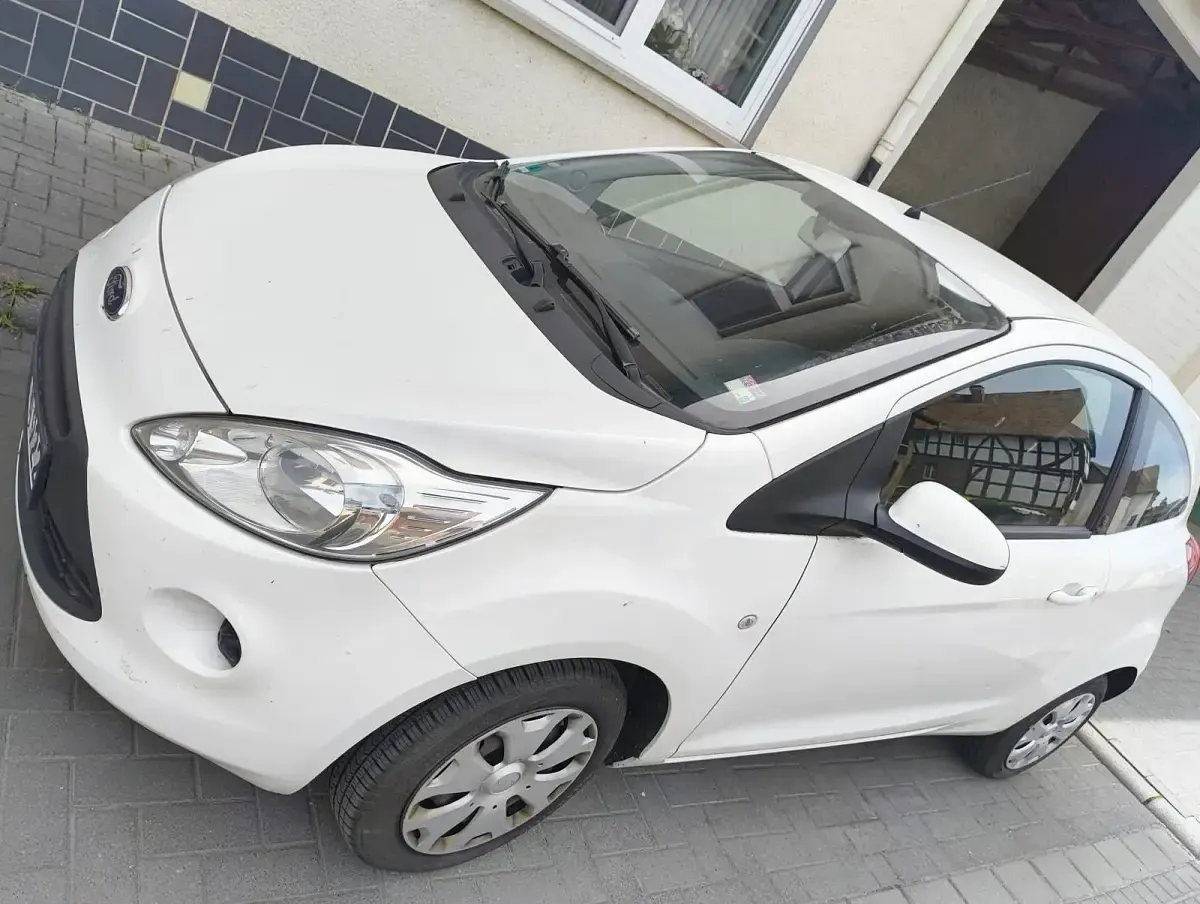 Gebraucht Ford Ka 69 PS (50 kW) 2012 Weiß Kleinwagen