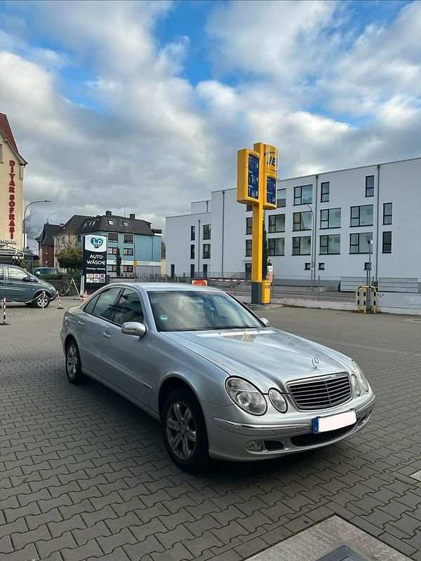 Gebraucht Mercedes E240 177 PS (130 kW) 2002 Grau Limousine